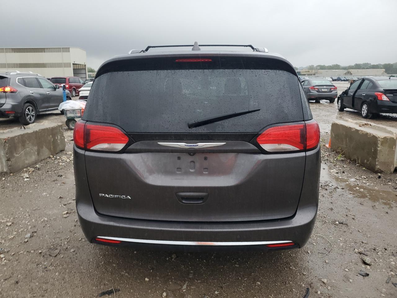 2020 Chrysler Pacifica Touring L - Фото 6