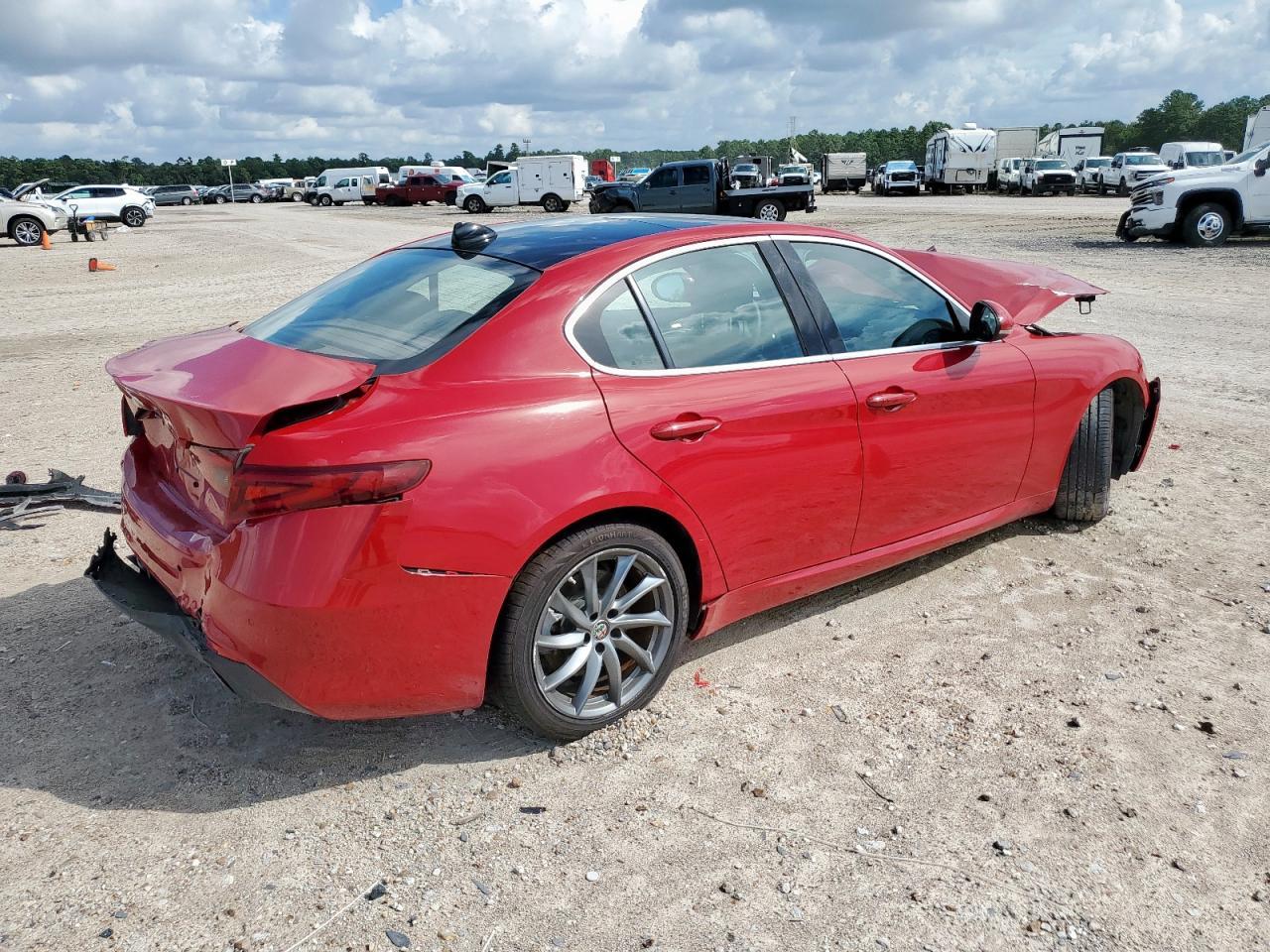 2017 Alfa Romeo Giulia - Фото 3