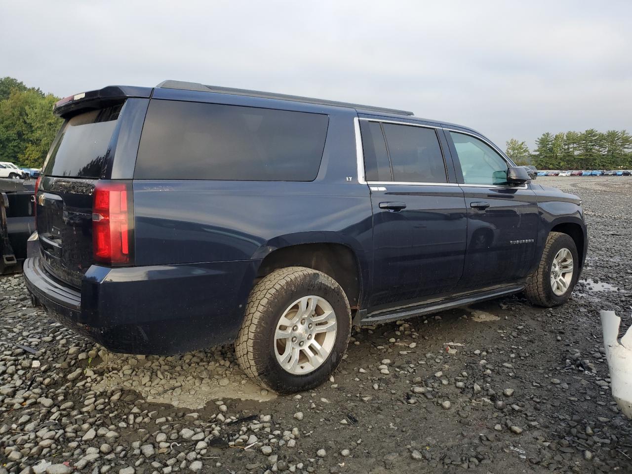 2019 Chevrolet Suburban K1500 Lt - Image 3