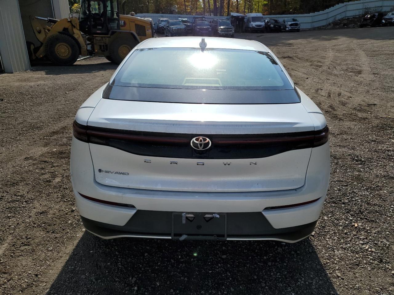 2026 Toyota Crown Xle - Image 6