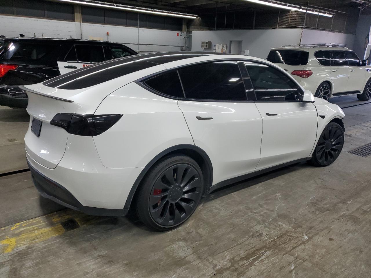 2023 Tesla Model Y - Image 3