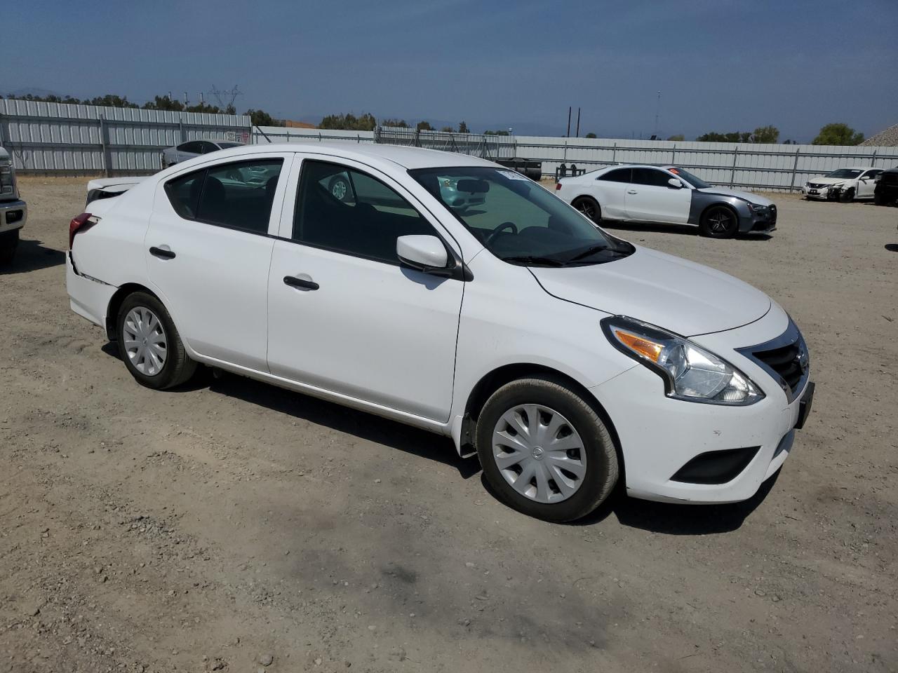 2019 Nissan Versa S - Фото 4