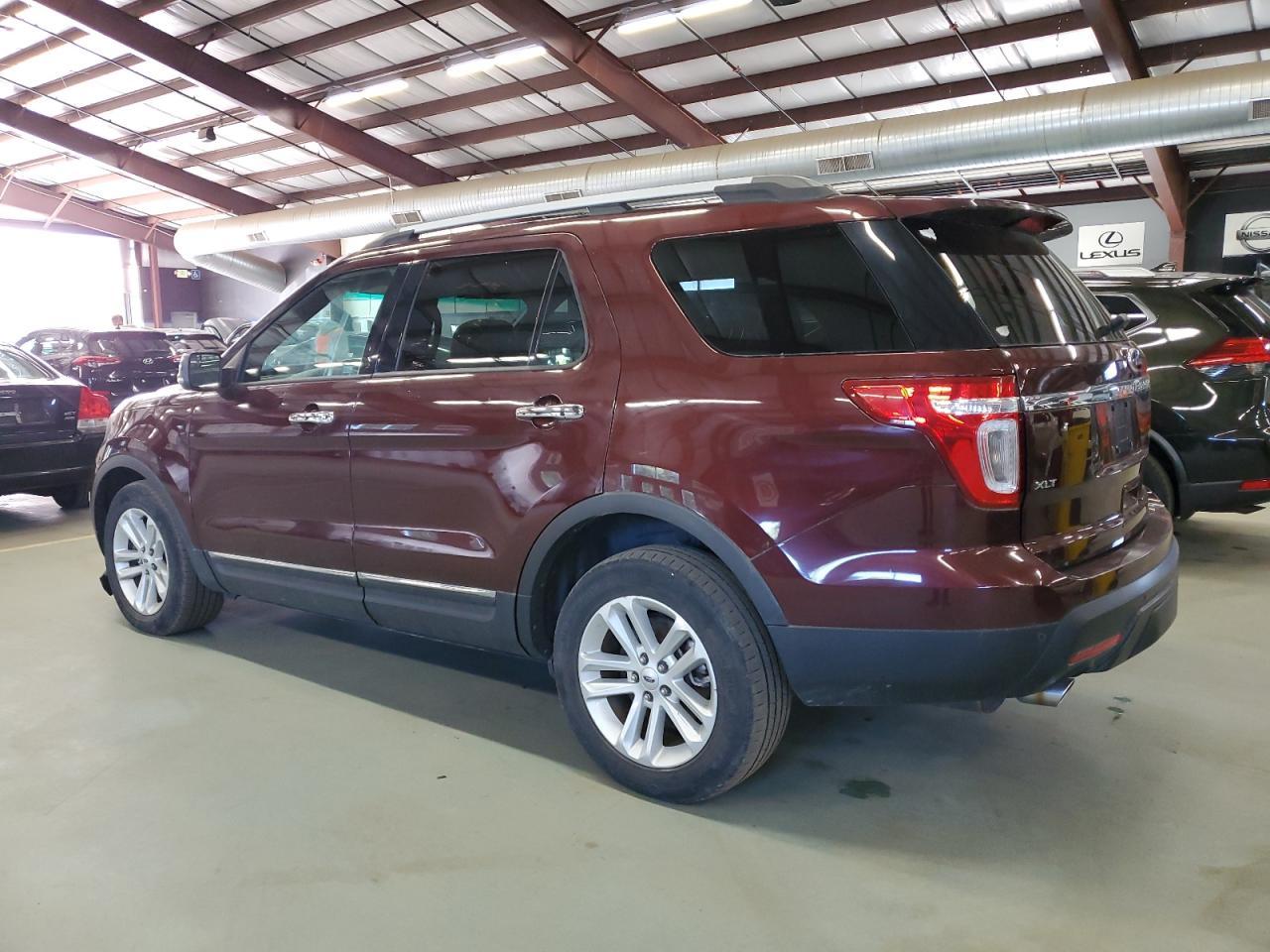 2012 Ford Explorer Xlt - Image 2