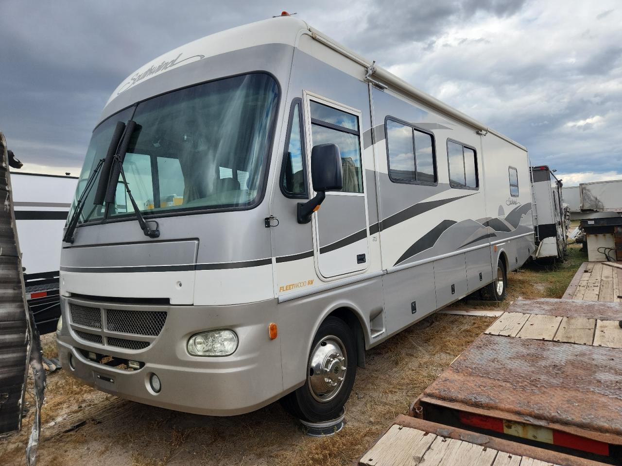 2002 Ford F550 Super - Rvs Rv - Image 2