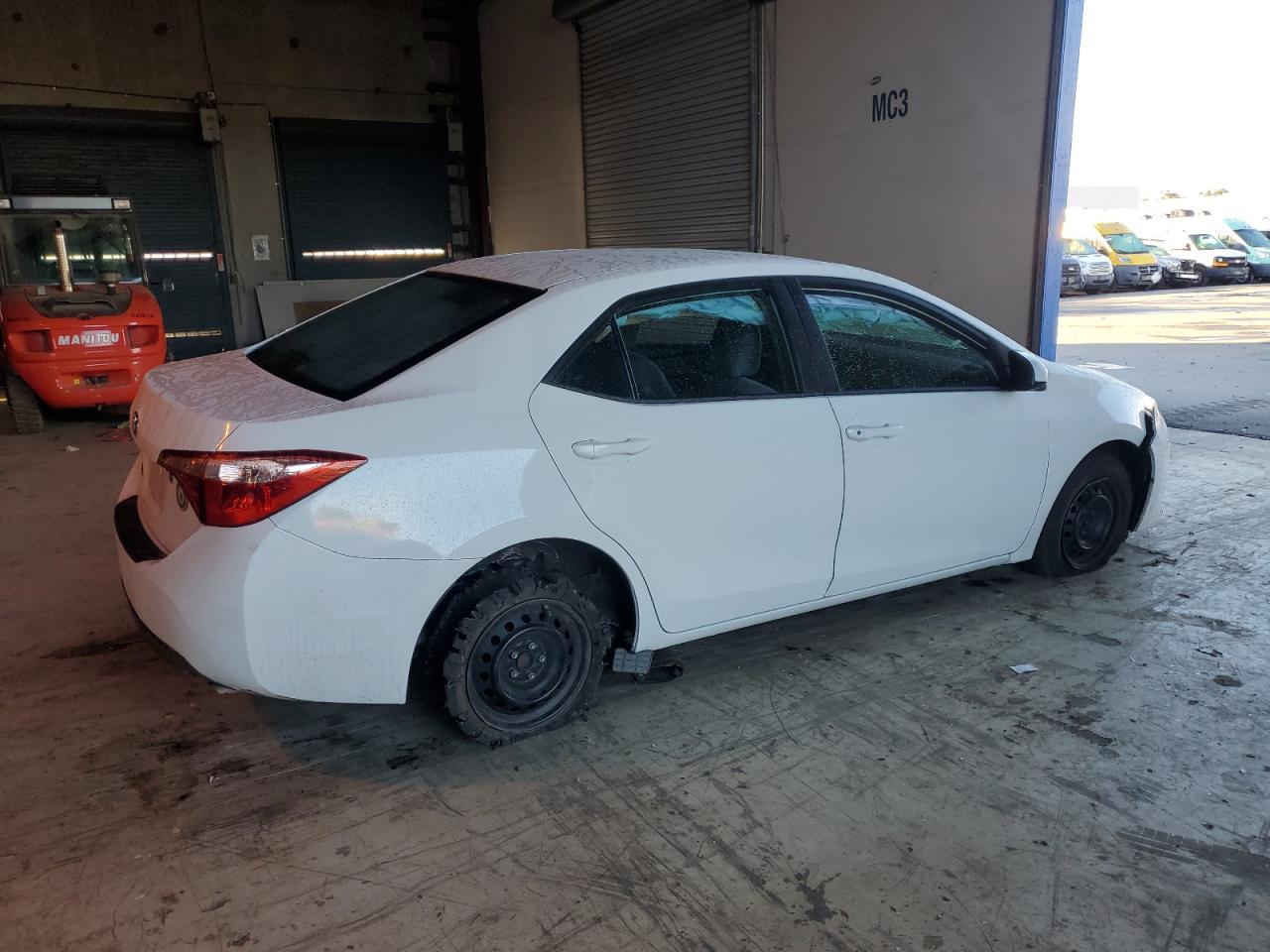 2017 Toyota Corolla L - Фото 3