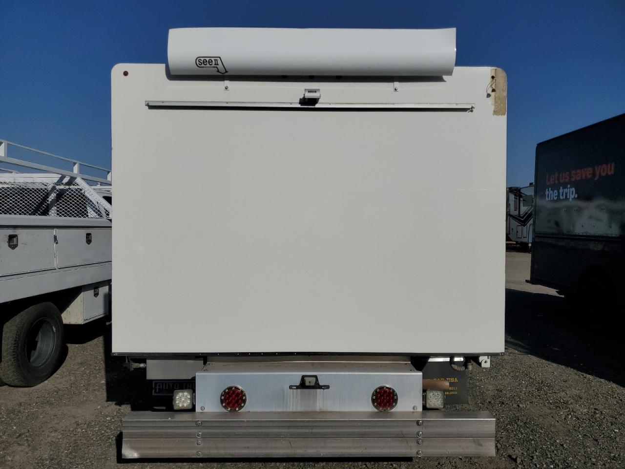 2017 Ford Econoline E450 Super Duty Cutaway Van - Image 6