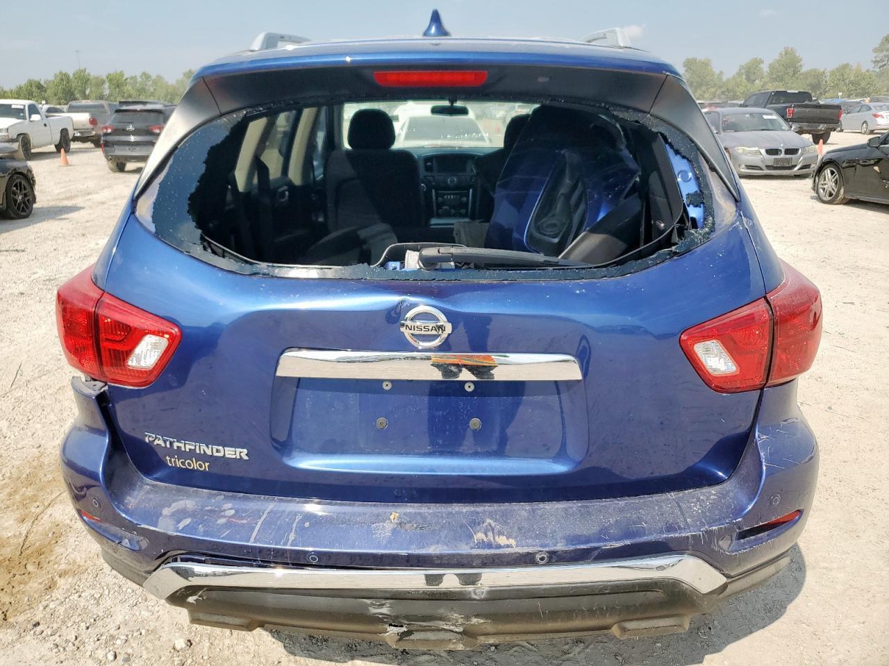 2019 Nissan Pathfinder S - Фото 6