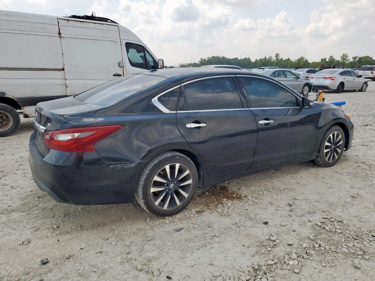 2018 Nissan Altima 2.5 - Image 3