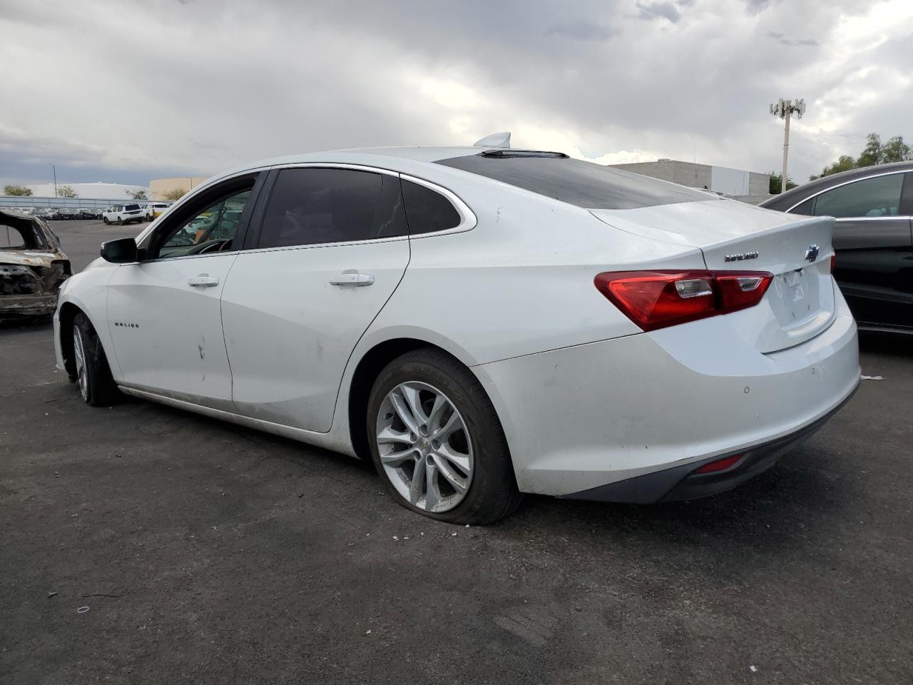 2017 Chevrolet Malibu Lt - Фото 2
