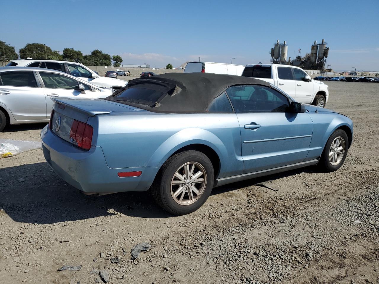 2007 Ford Mustang - Image 3