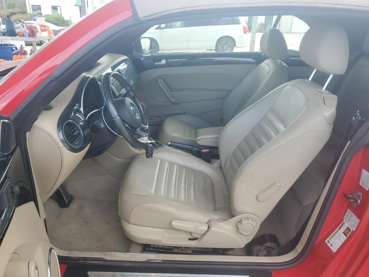 2013 Volkswagen Beetle Turbo - Фото 7