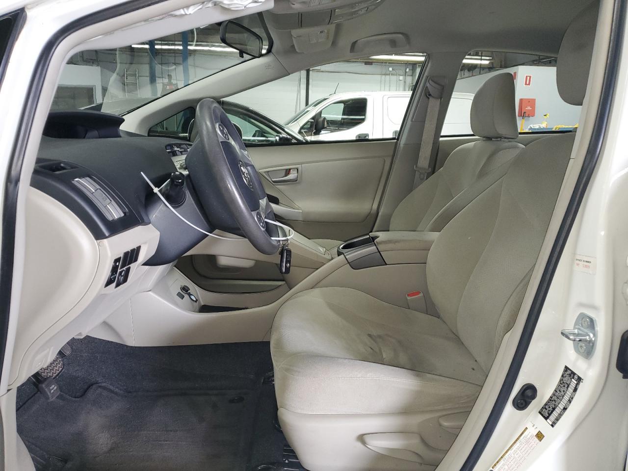 2015 Toyota Prius - Фото 7