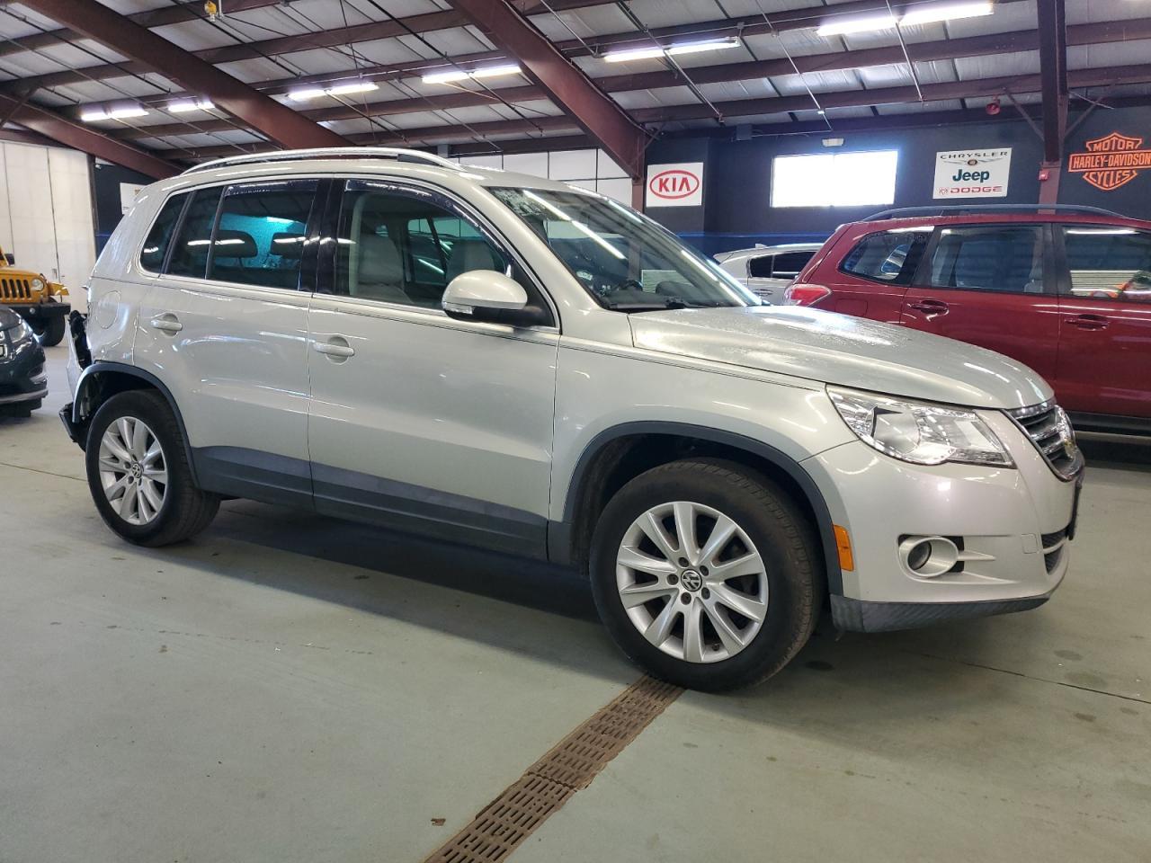2009 Volkswagen Tiguan S - Фото 4