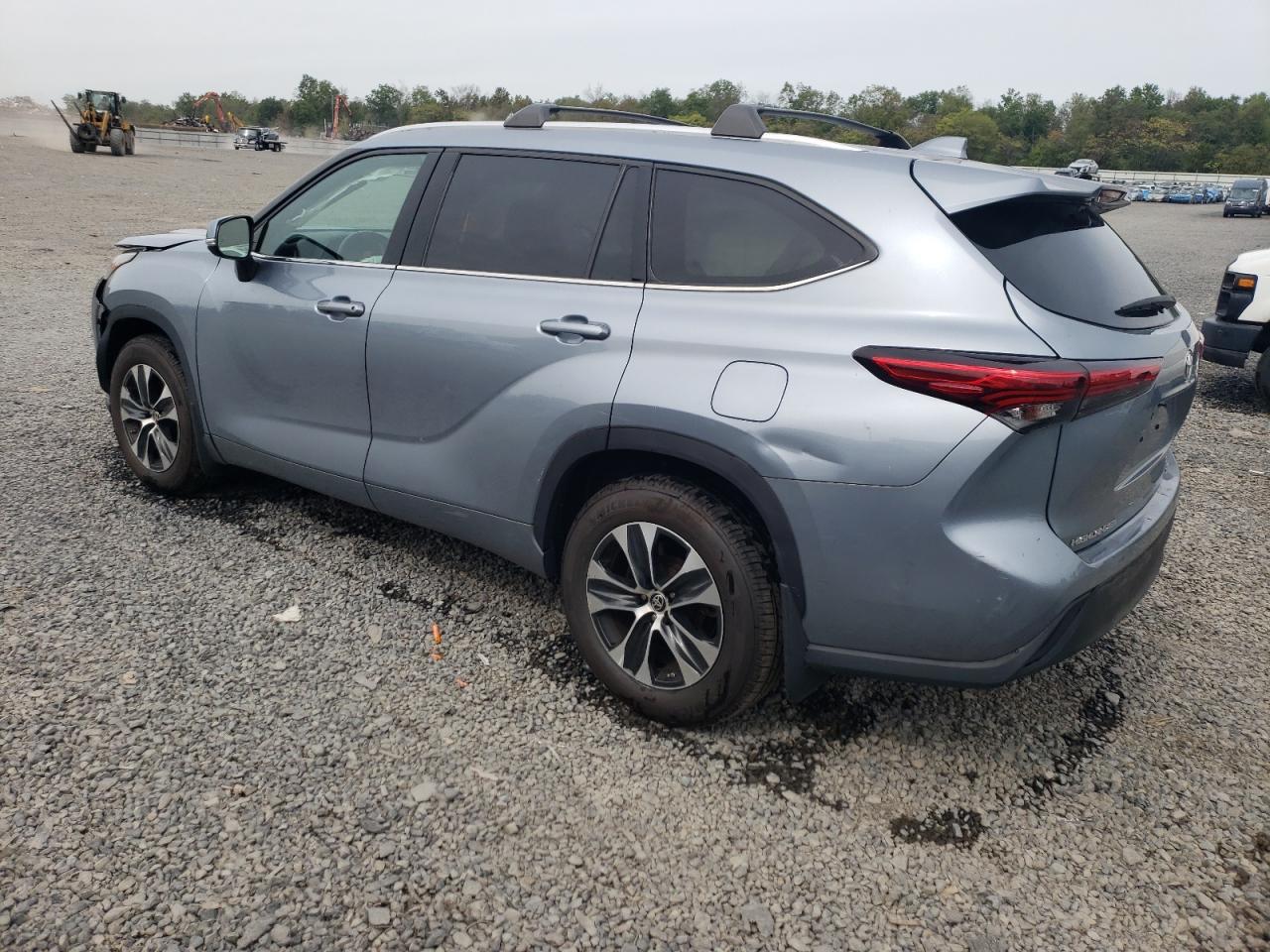 2020 Toyota Highlander Xle - Image 2