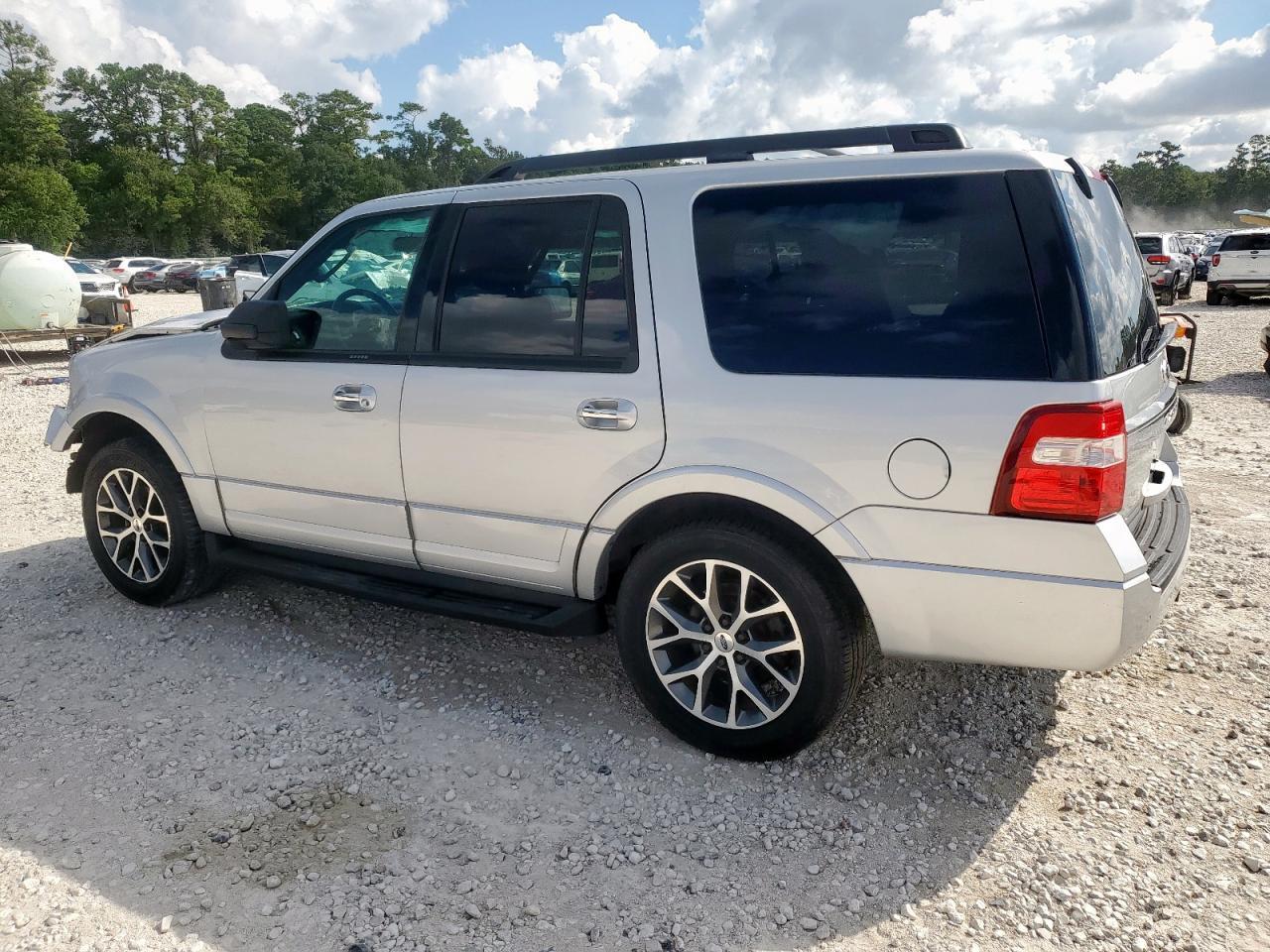 2015 Ford Expedition Xlt - Фото 2