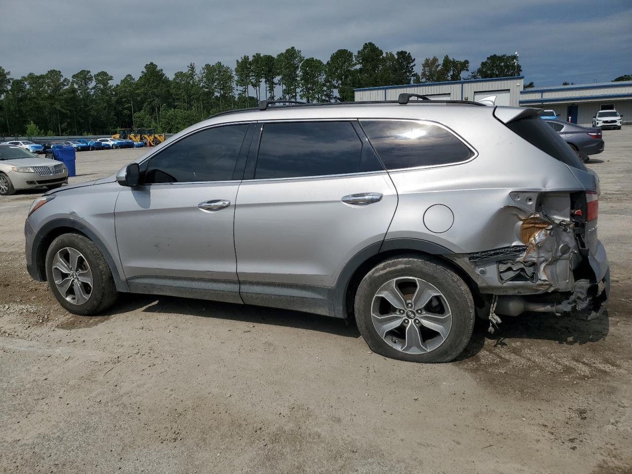 2016 Hyundai Santa Fe Se - Image 2