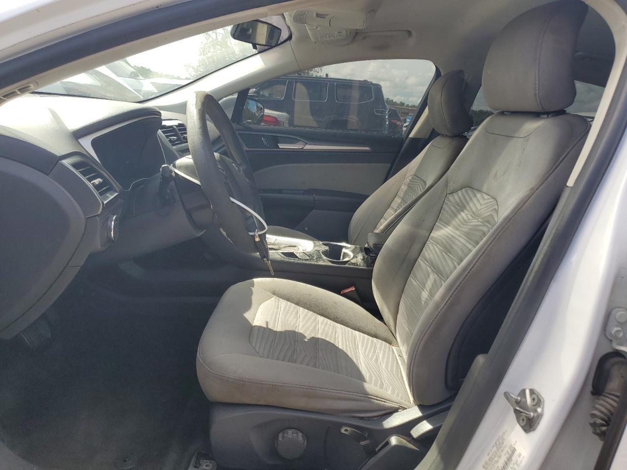 2016 Ford Fusion S - Фото 7