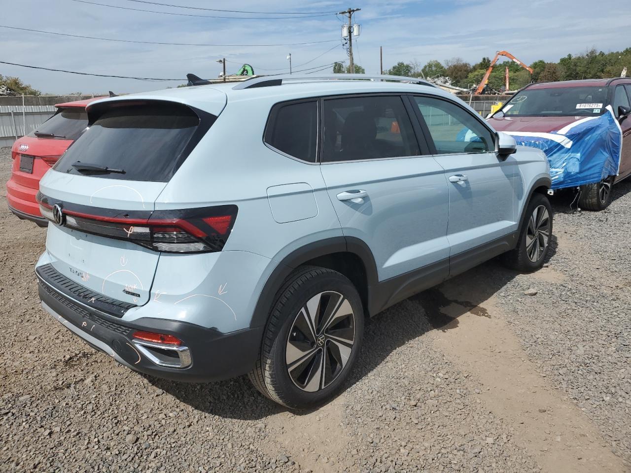 2025 Volkswagen Taos Se - Image 3