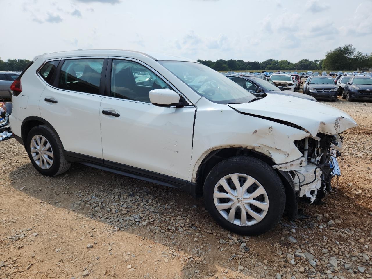 2019 Nissan Rogue S - Фото 4