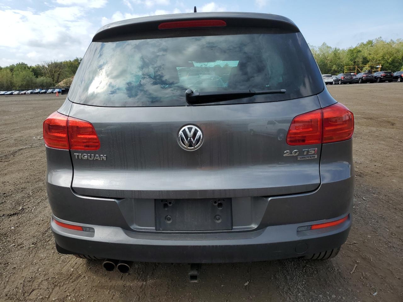 2014 Volkswagen Tiguan S - Image 6