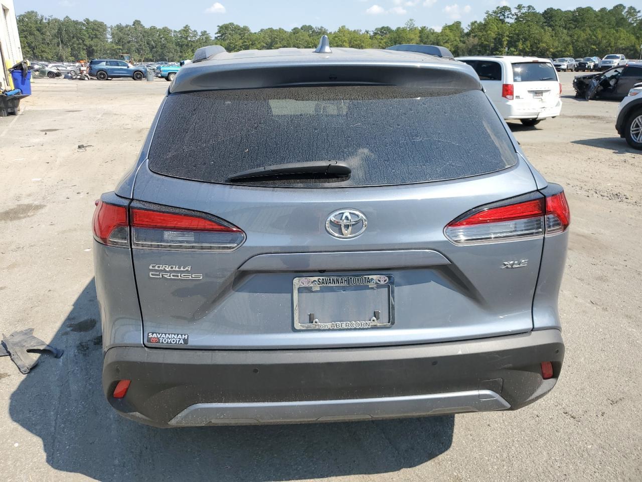 2023 Toyota Corolla Cross Xle - Image 6