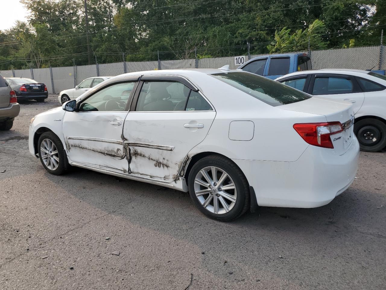 2014 Toyota Camry Hybrid - Фото 2