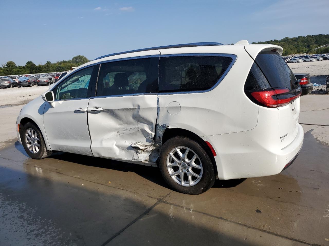 2021 Chrysler Pacifica Touring L - Фото 2