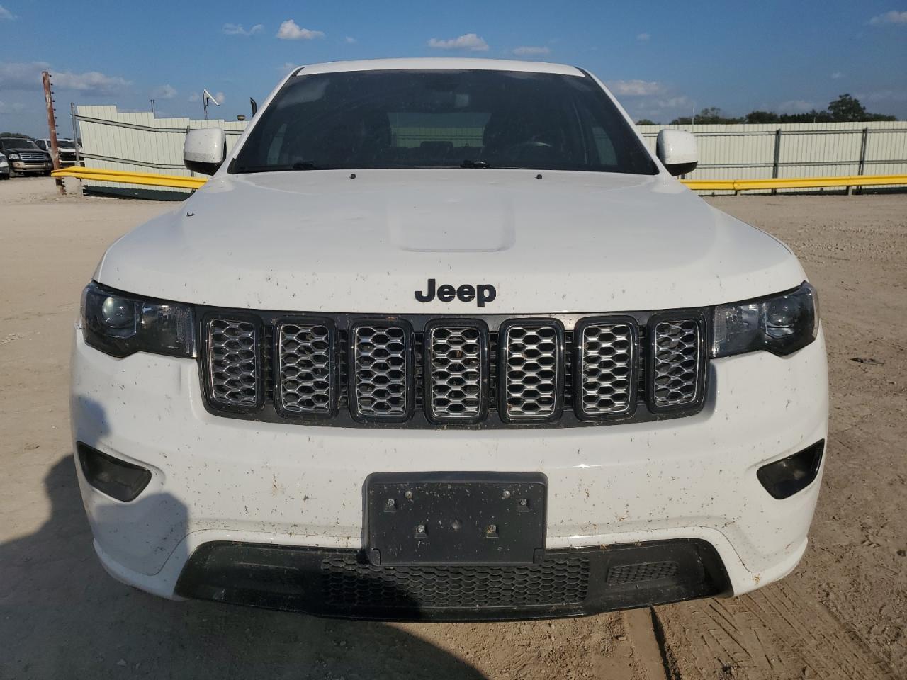 2020 Jeep Grand Cherokee Laredo - Image 5