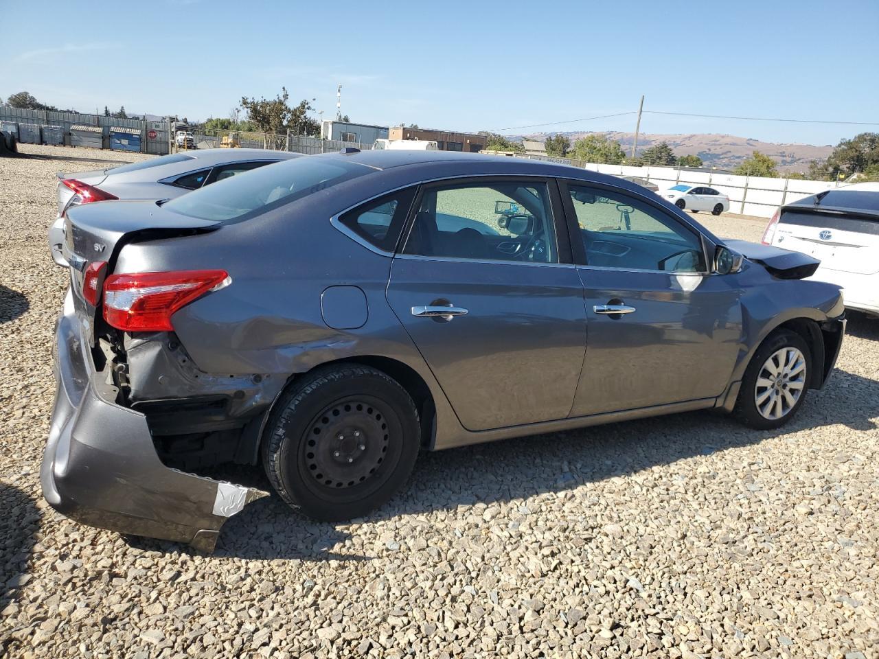 2017 Nissan Sentra S - Фото 3