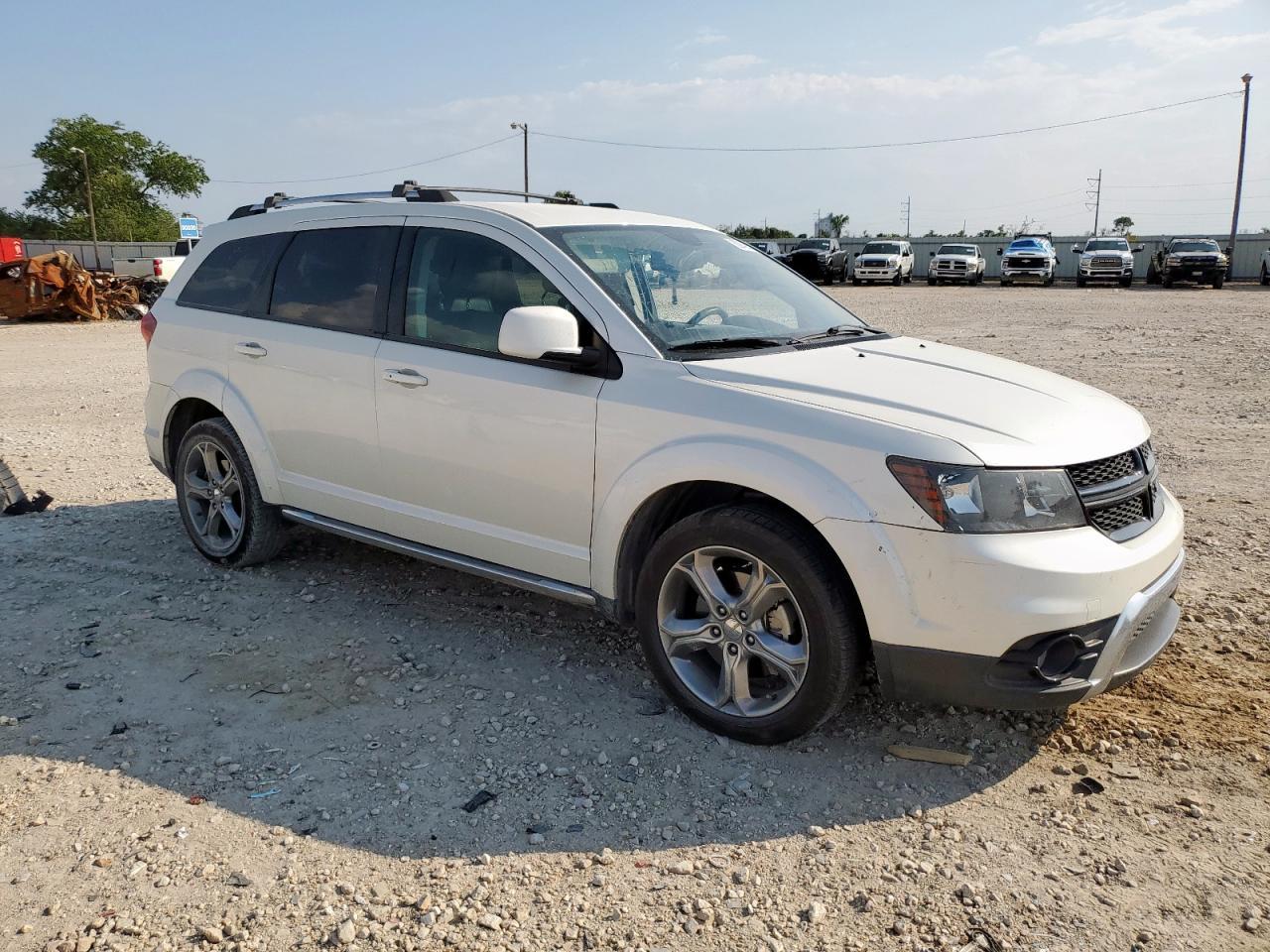 2017 Dodge Journey Crossroad - Image 4