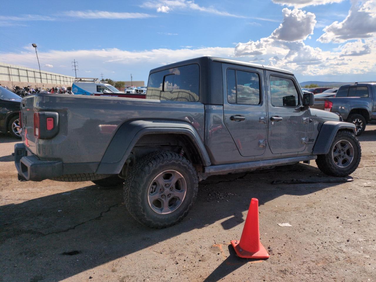 2023 Jeep Gladiator Sport - Image 3