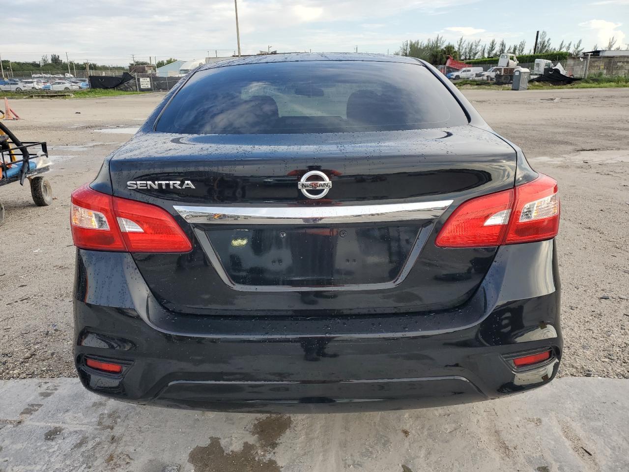 2017 Nissan Sentra S - Фото 6