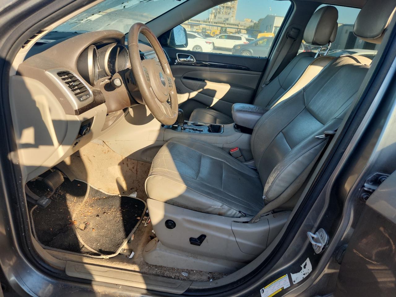2012 Jeep Grand Cherokee Laredo - Image 7