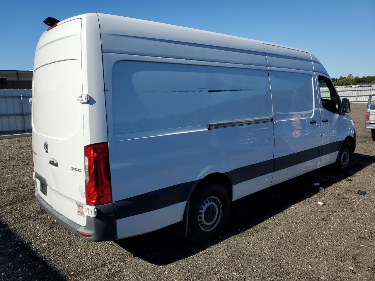2023 Mercedes-Benz Sprinter 2500 - Фото 3