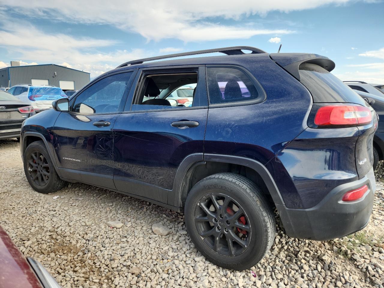 2016 Jeep Cherokee Sport - Фото 2