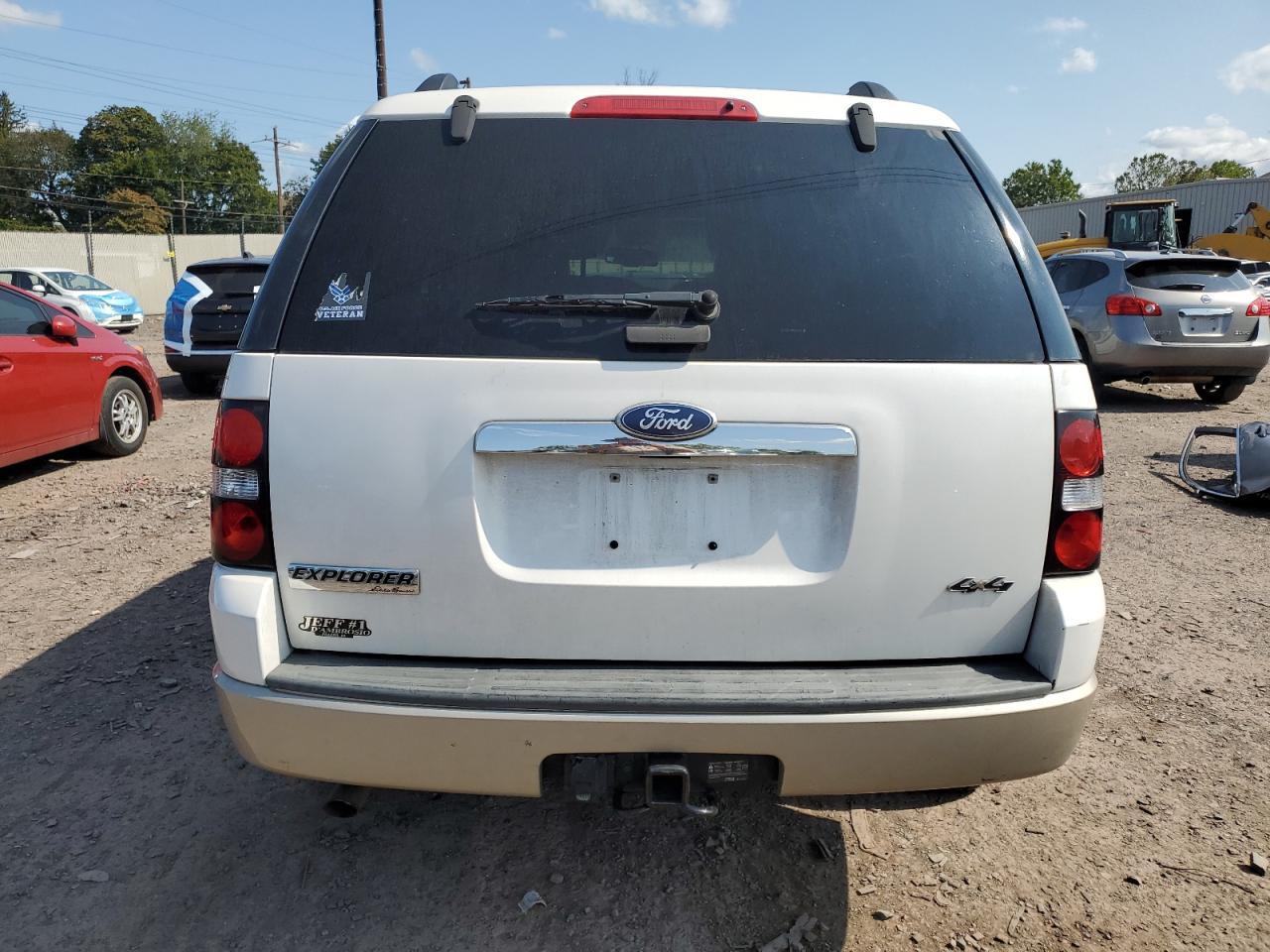 2010 Ford Explorer Eddie Bauer - Image 6