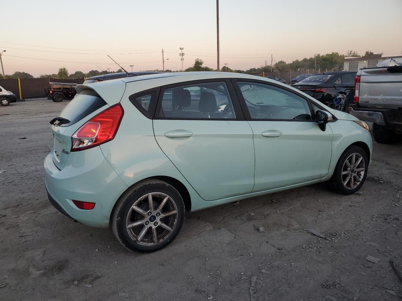 2017 Ford Fiesta Se - Фото 3