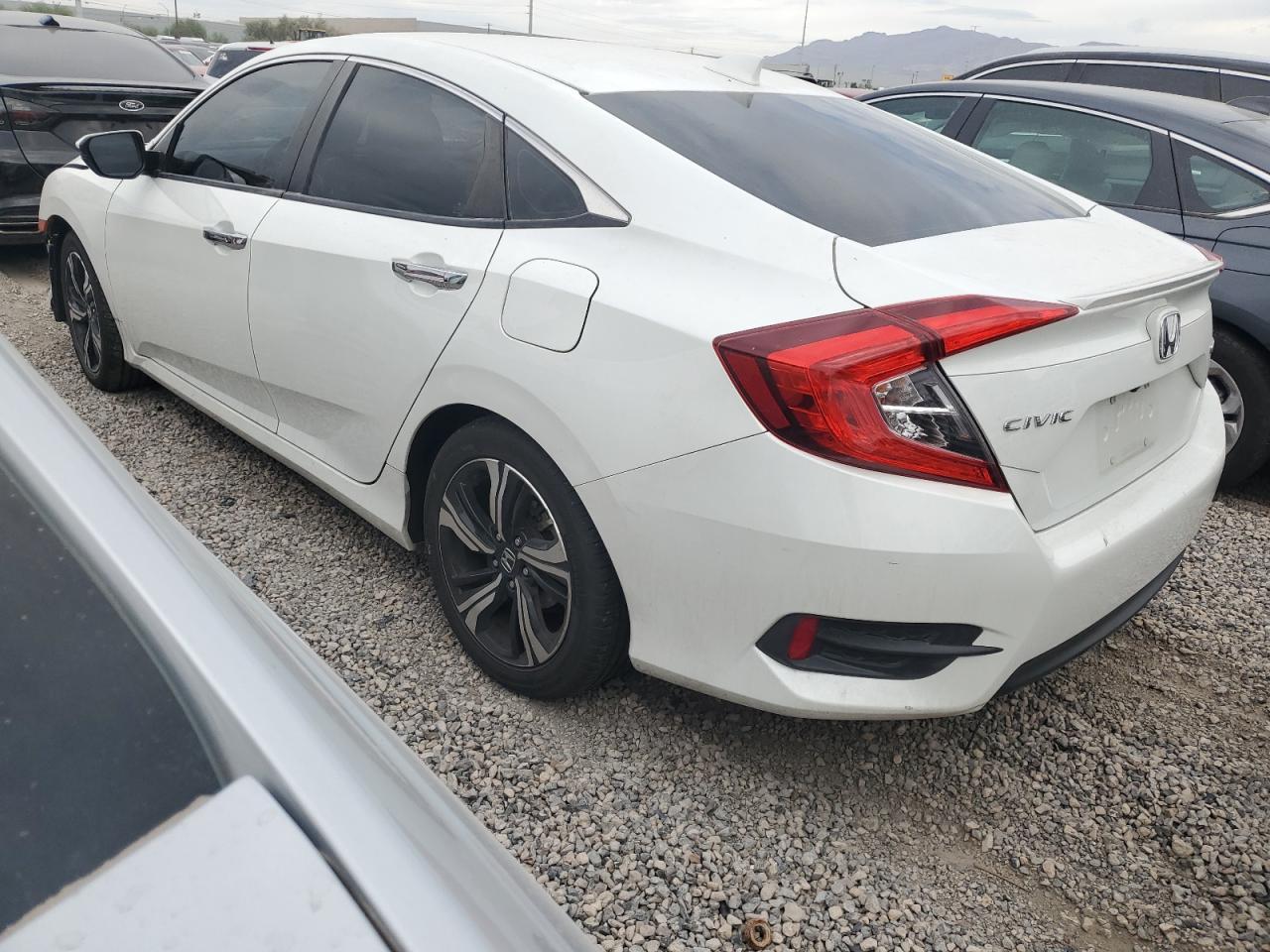 2018 Honda Civic Touring - Image 2