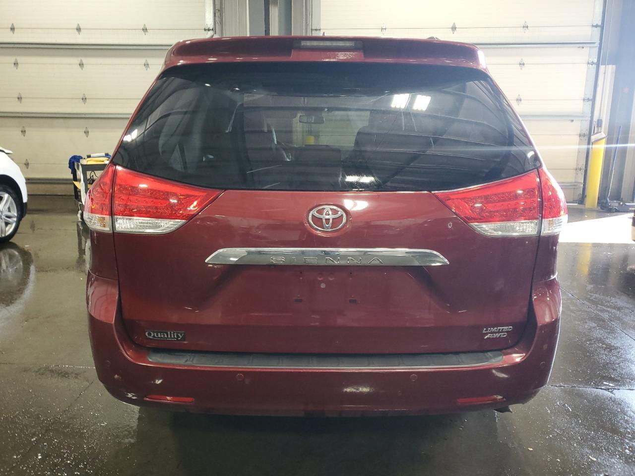 2012 Toyota Sienna Limited 7-Passenger - Image 6