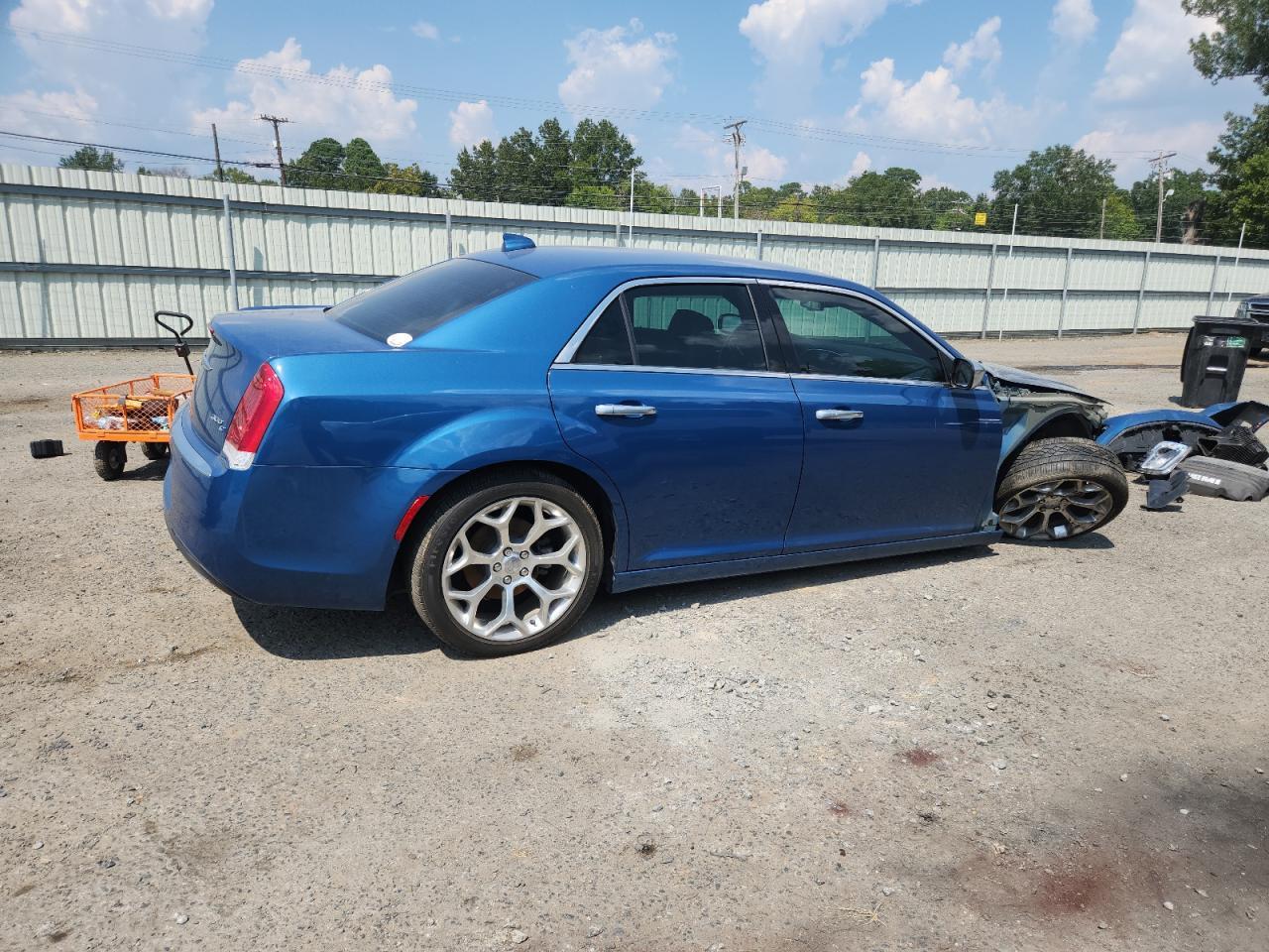 2020 Chrysler 300C - Image 3
