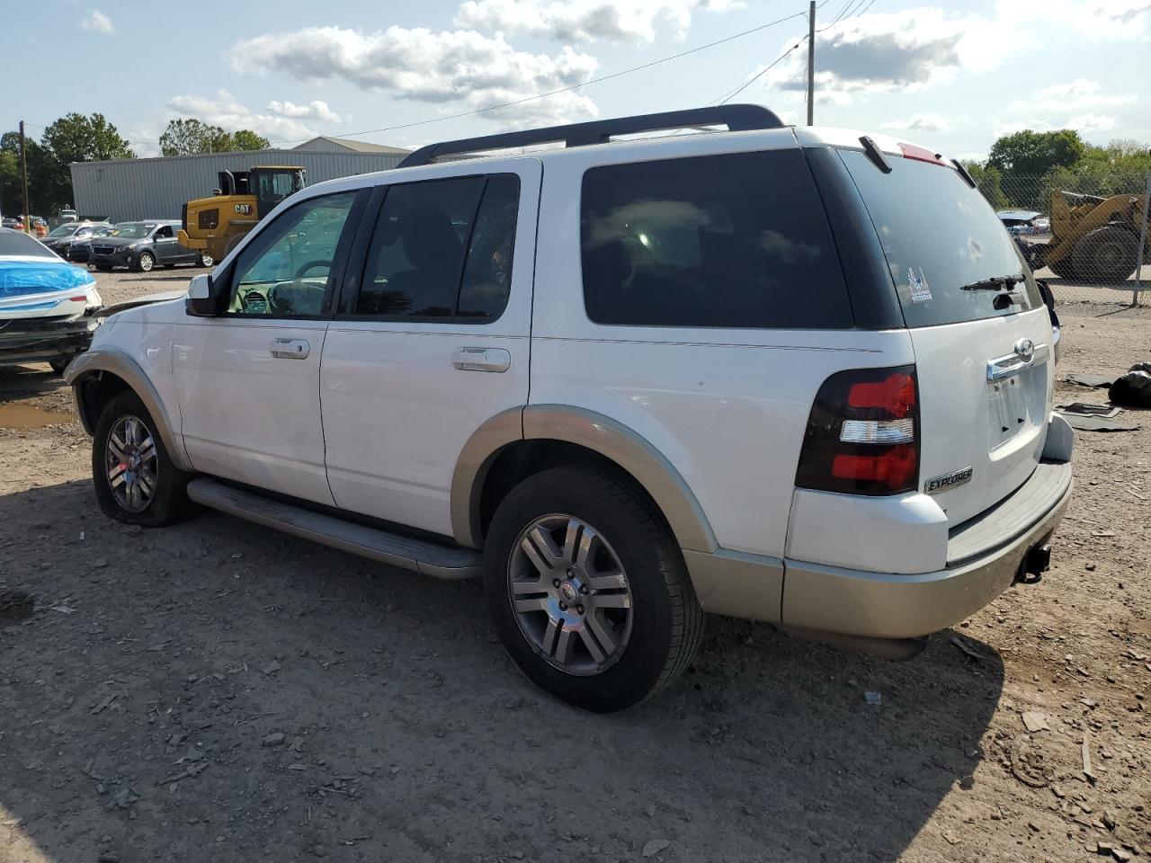 2010 Ford Explorer Eddie Bauer - Image 2