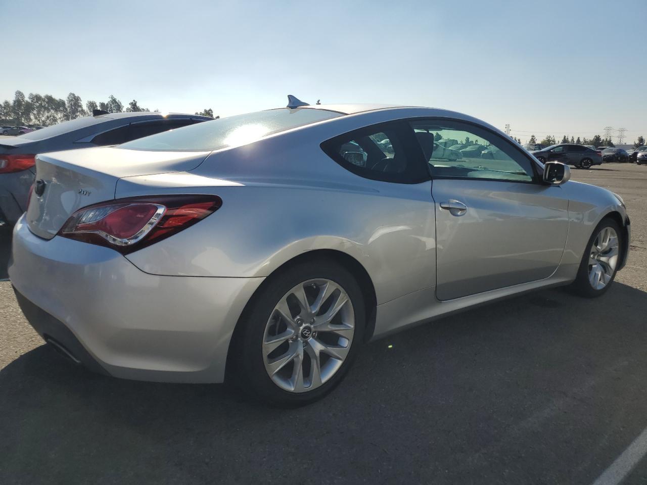 2013 Hyundai Genesis Coupe 2.0T - Image 3