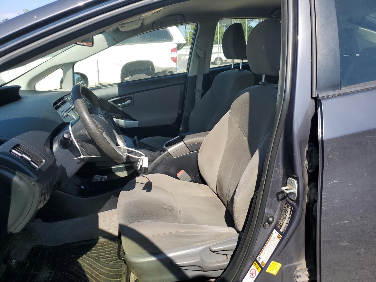 2014 Toyota Prius Two - Фото 7