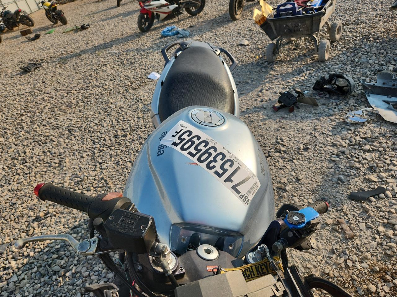 2001 Aprilia Rst Futura - Image 5