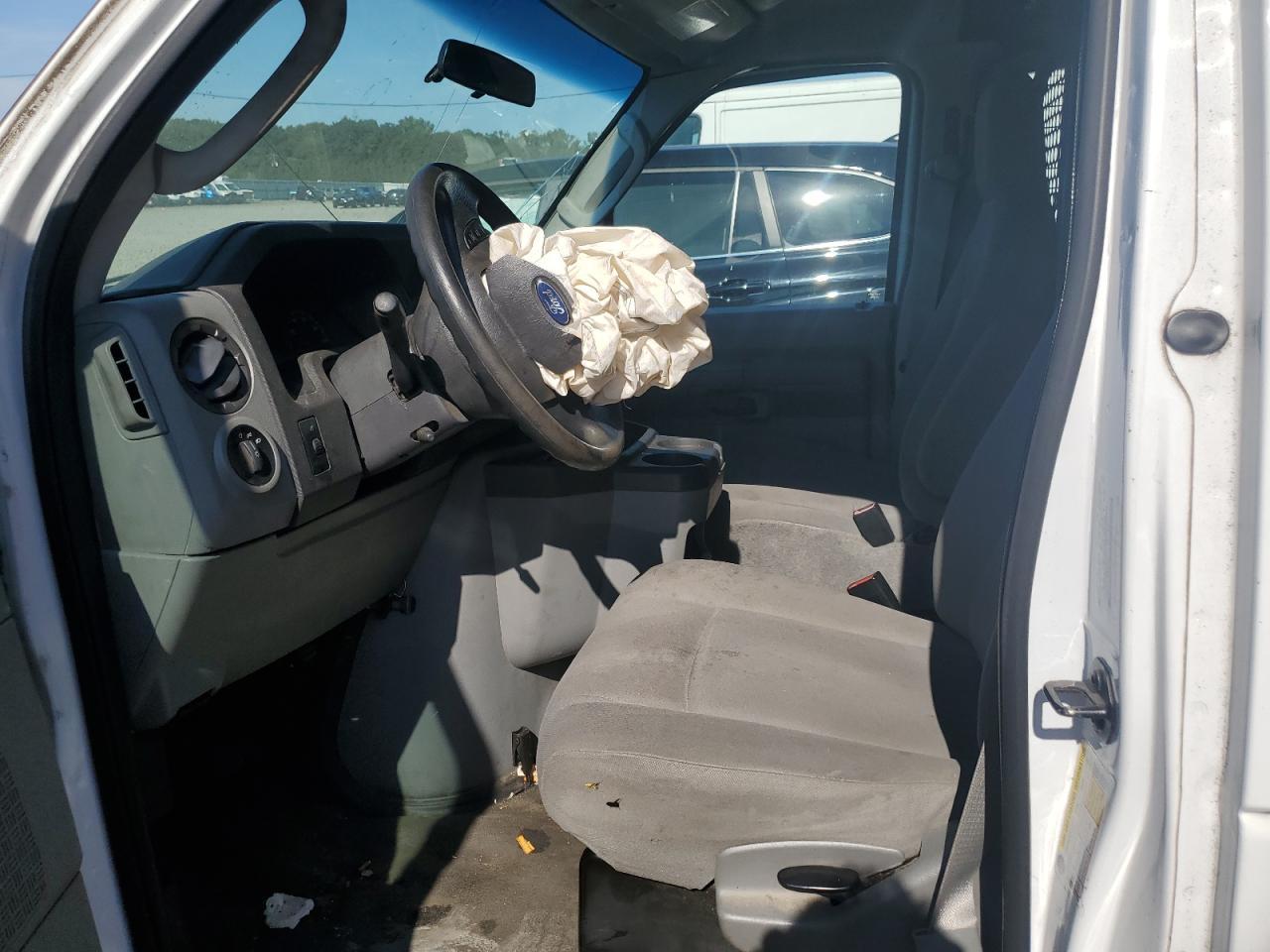 2013 Ford Econoline E250 Van - Image 7