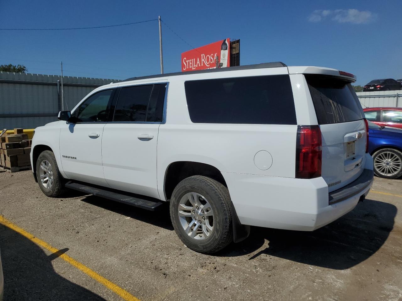 2019 Chevrolet Suburban K1500 Ls - Фото 2
