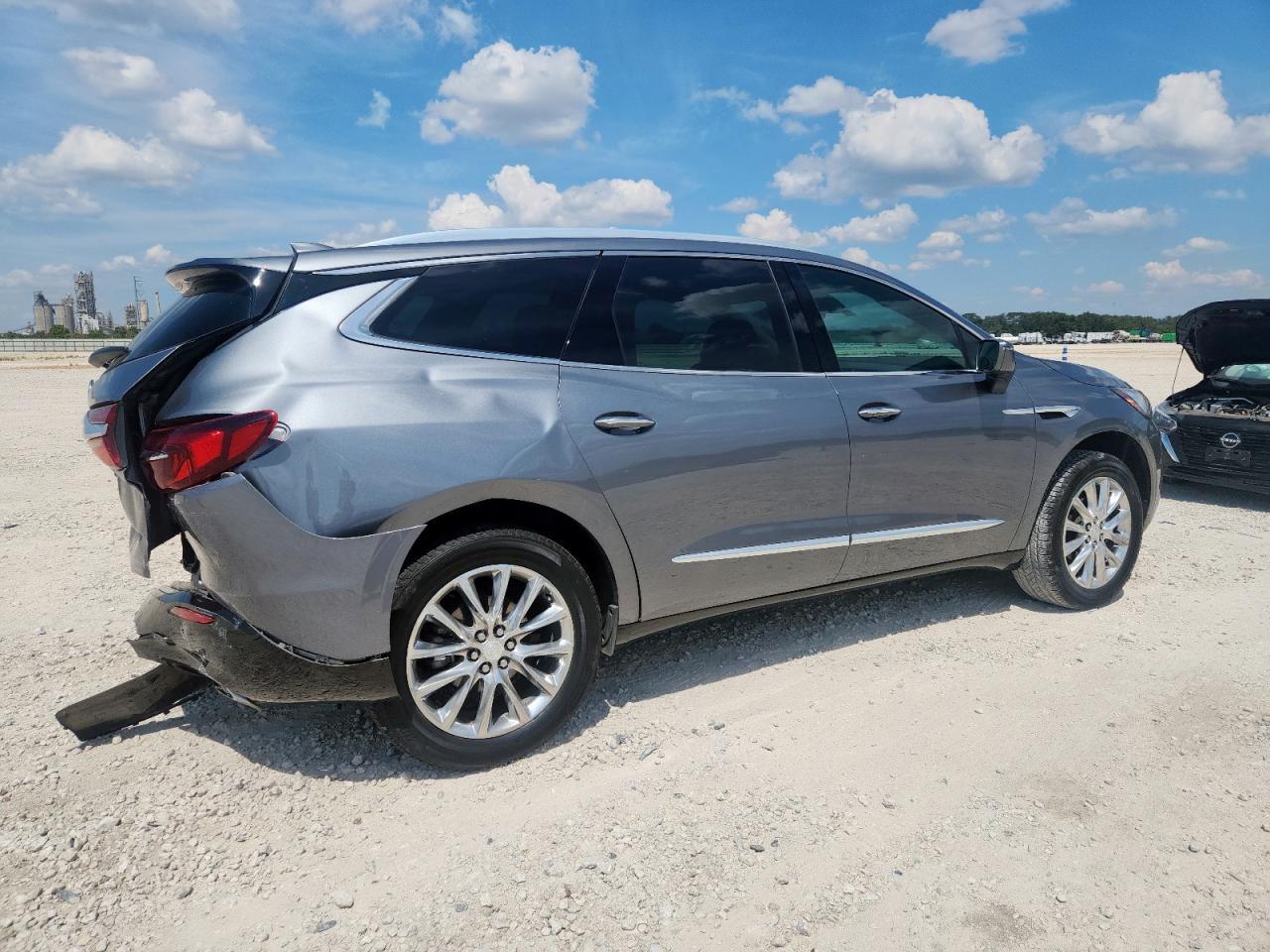2020 Buick Enclave Essence - Image 3