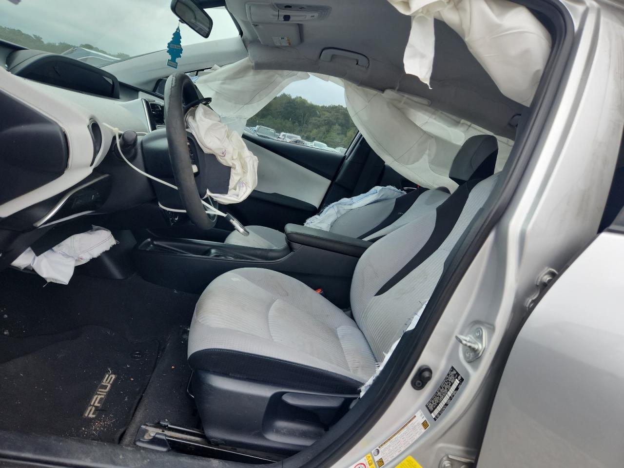 2016 Toyota Prius - Image 7