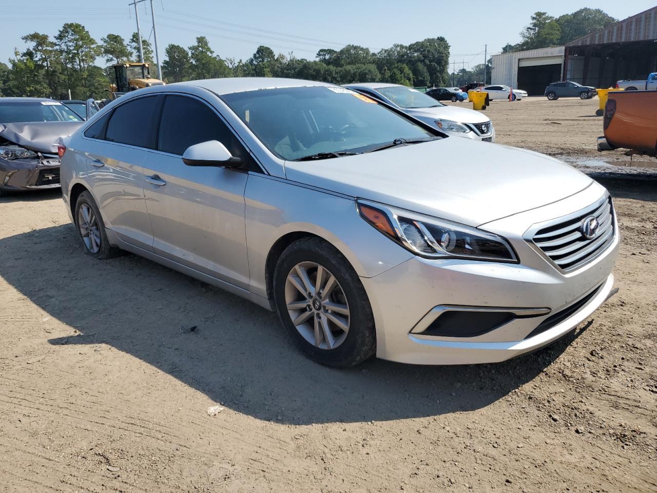2016 Hyundai Sonata Se - Image 4