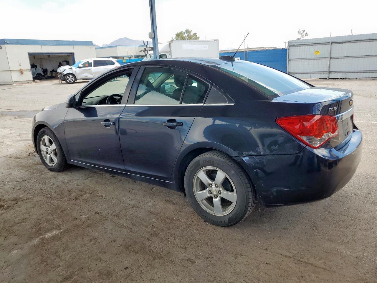 2016 Chevrolet Cruze Limited Lt - Image 2